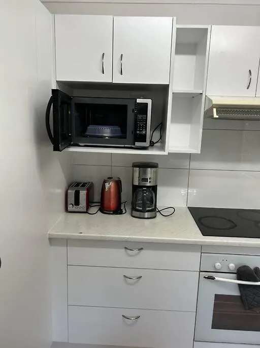 Family 3-Bedroom Everton Hills Apartment Brisbane Australia